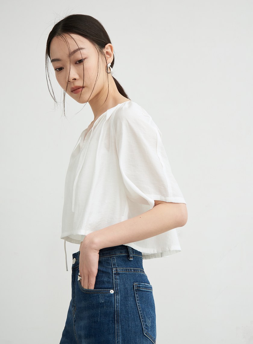 細摺肌理休閒短版上衣