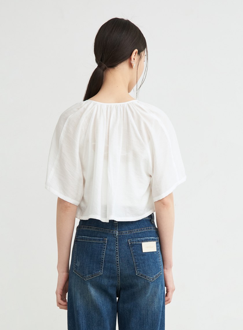 細摺肌理休閒短版上衣