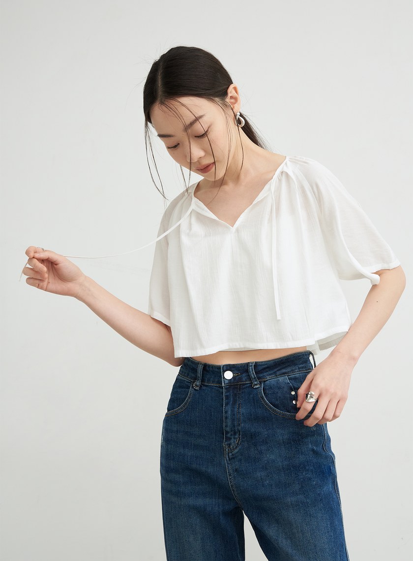 細摺肌理休閒短版上衣