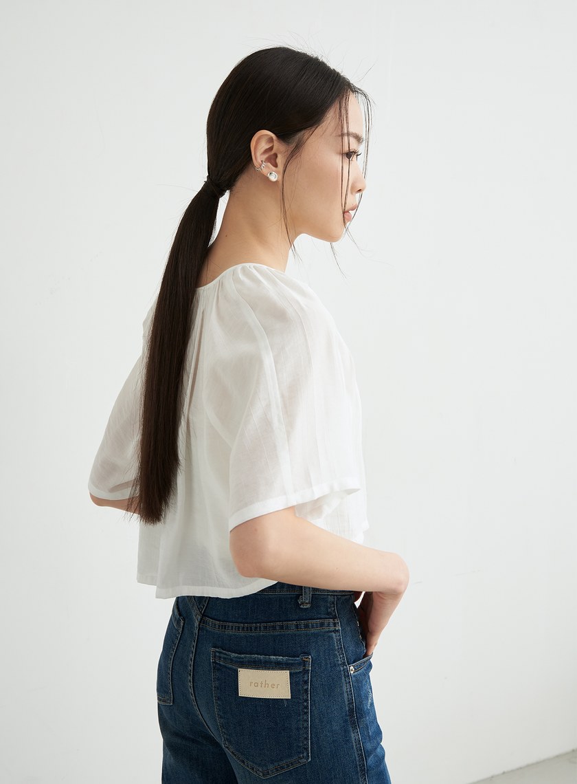 細摺肌理休閒短版上衣