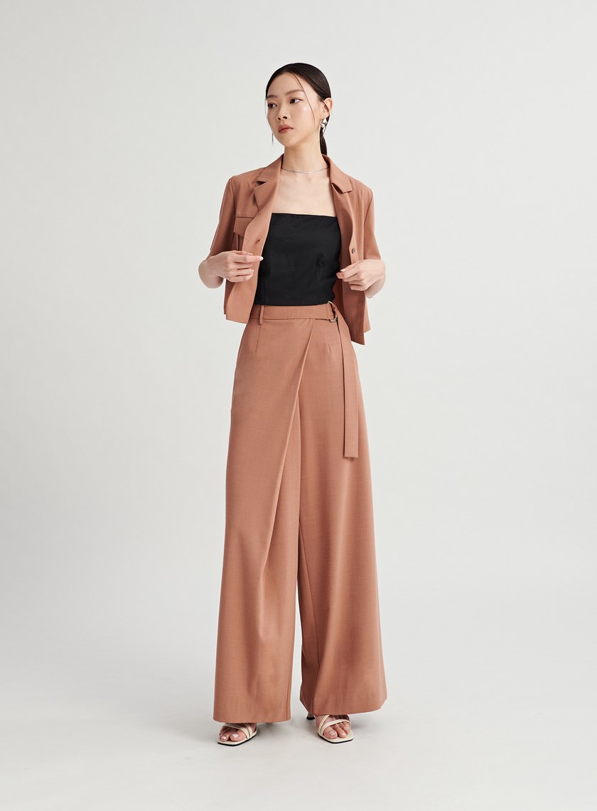 俐落交疊腰帶設計西裝寬褲