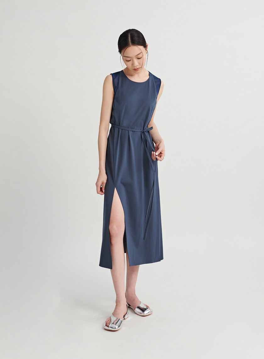 優雅透紗美背開衩 BRA 洋裝