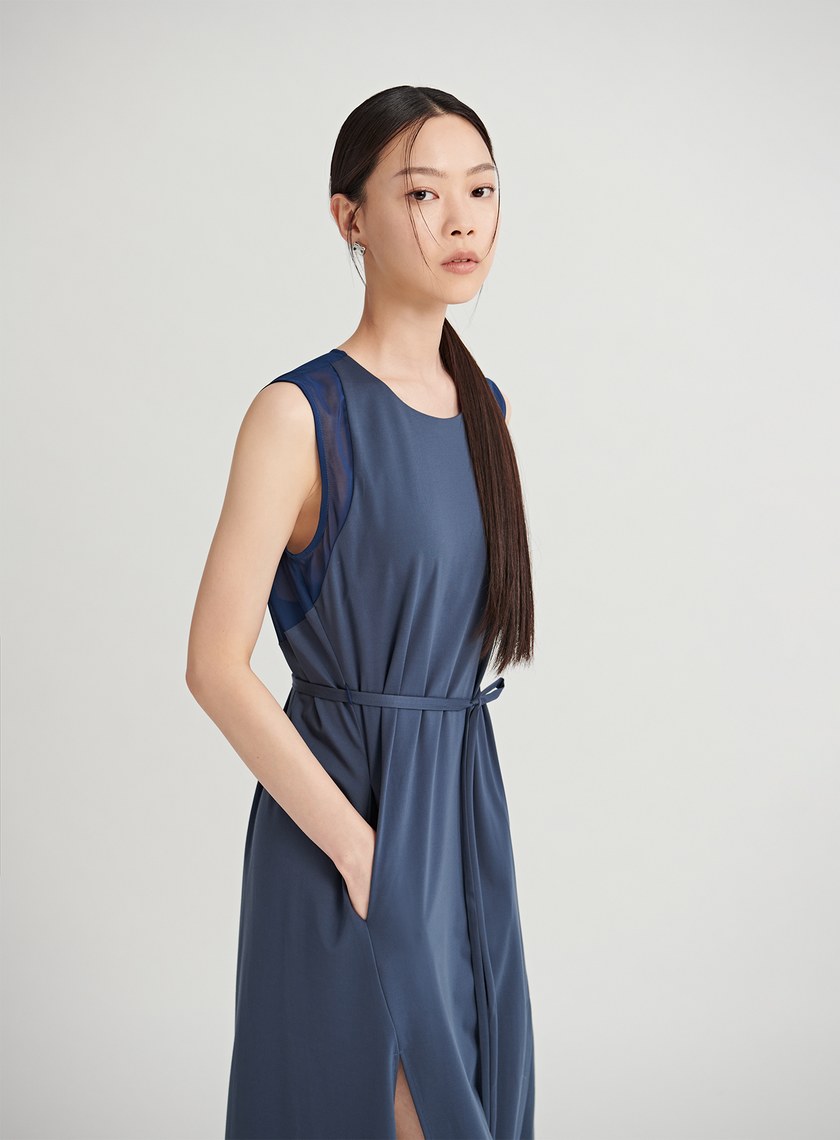 優雅透紗美背開衩 BRA 洋裝