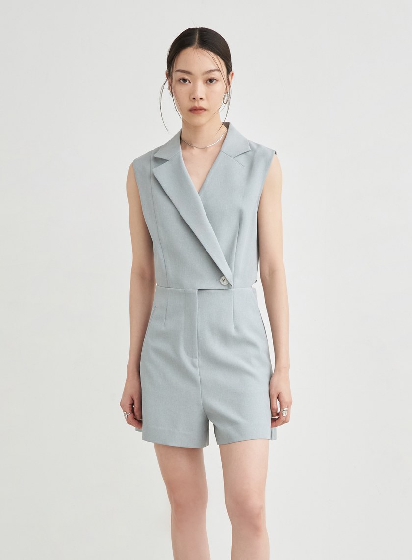 腰間簍空後鬆緊連身短褲