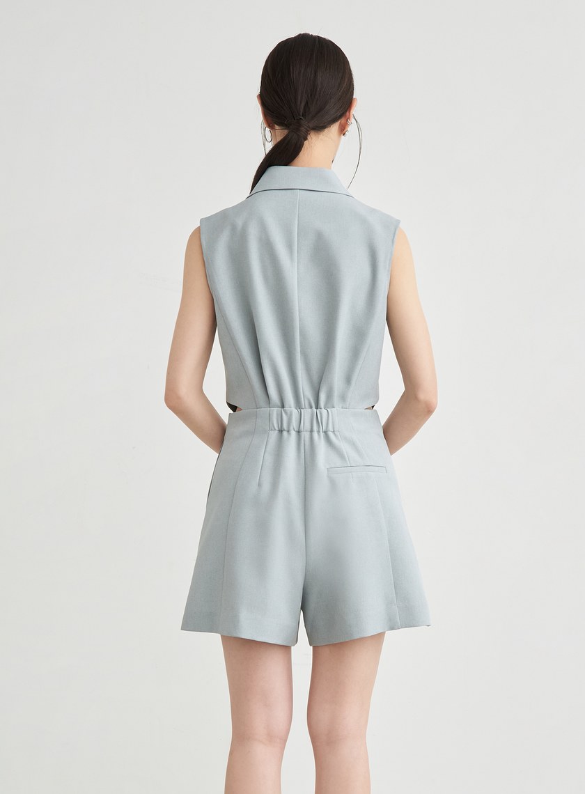 腰間簍空後鬆緊連身短褲