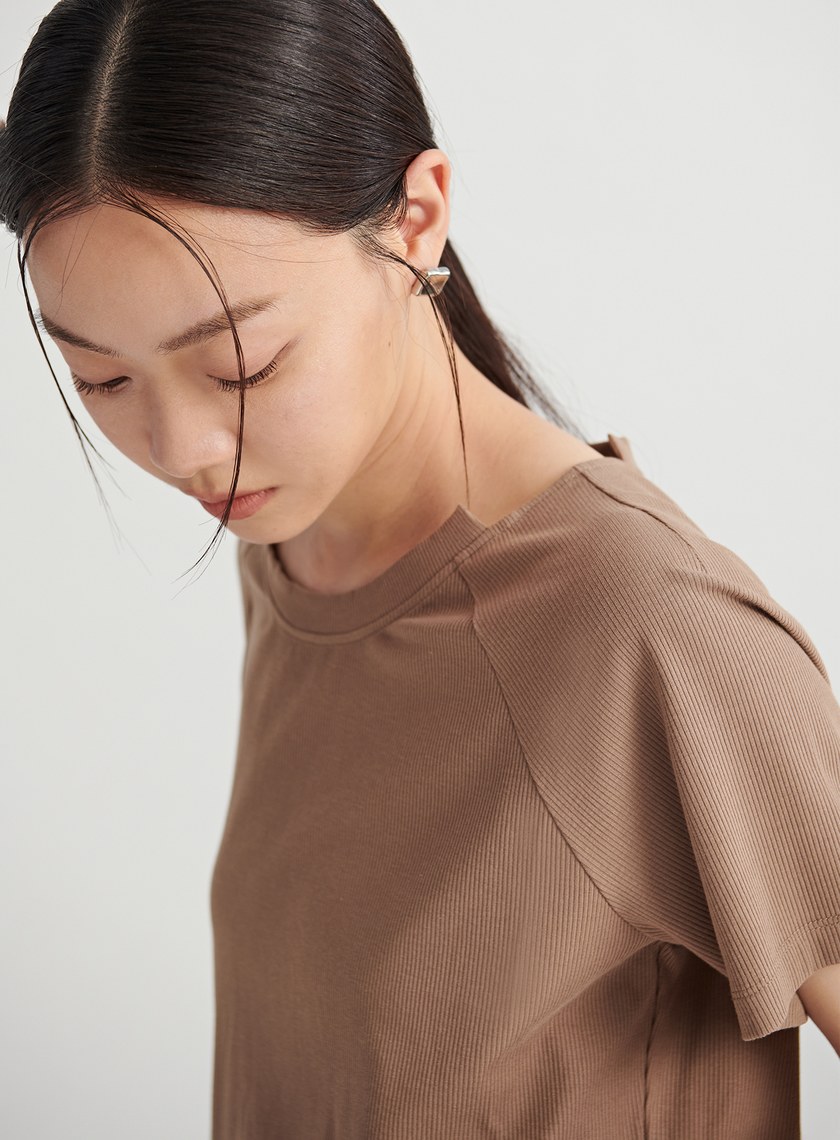 解構圓領短袖上衣