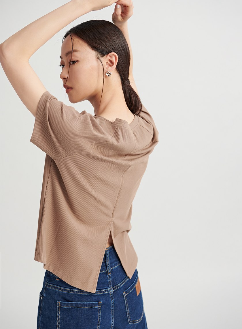 解構圓領短袖上衣