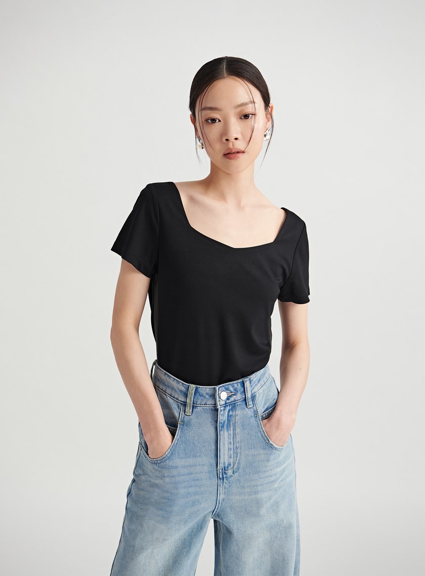 簡約透膚拼接方領短袖上衣