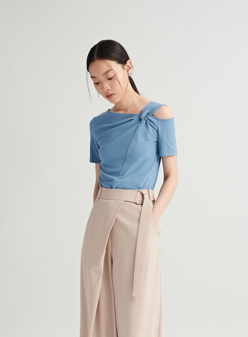 斜領扭轉彈性短袖上衣