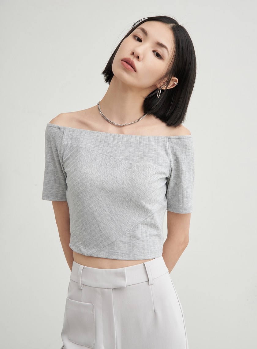 一字領坑條短版BRA上衣