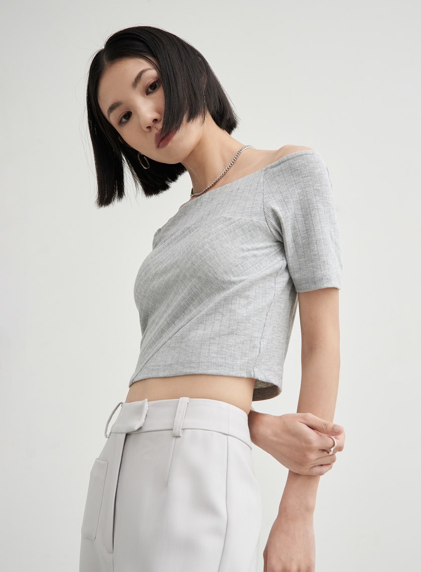 一字領坑條短版BRA上衣