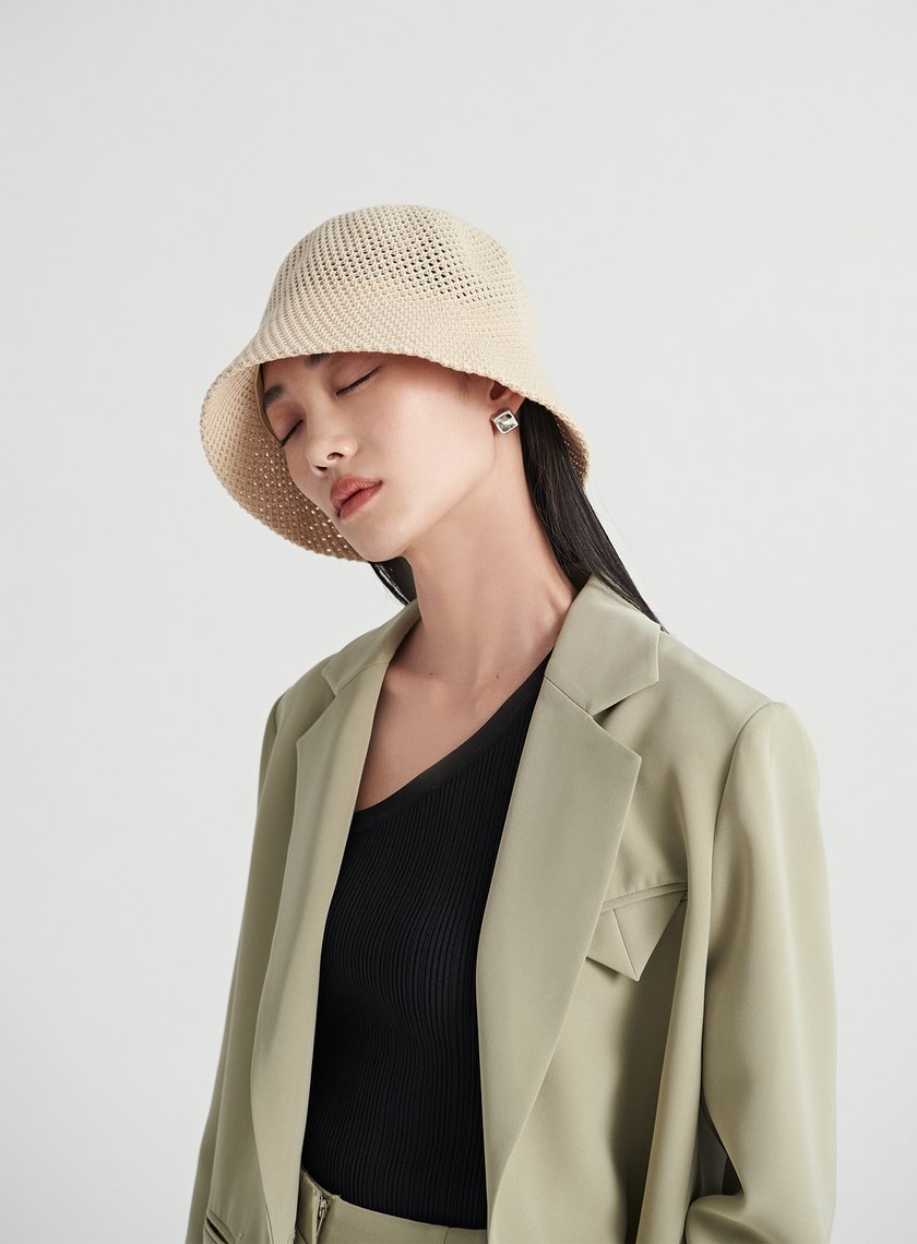 簍空編織鐘型帽