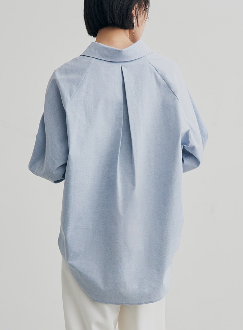 尖領簍空細節廓型襯衫