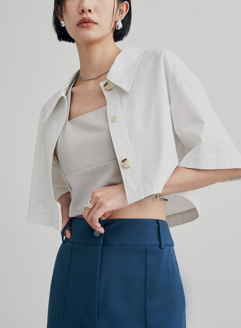 短版尖領俐落短袖襯衫