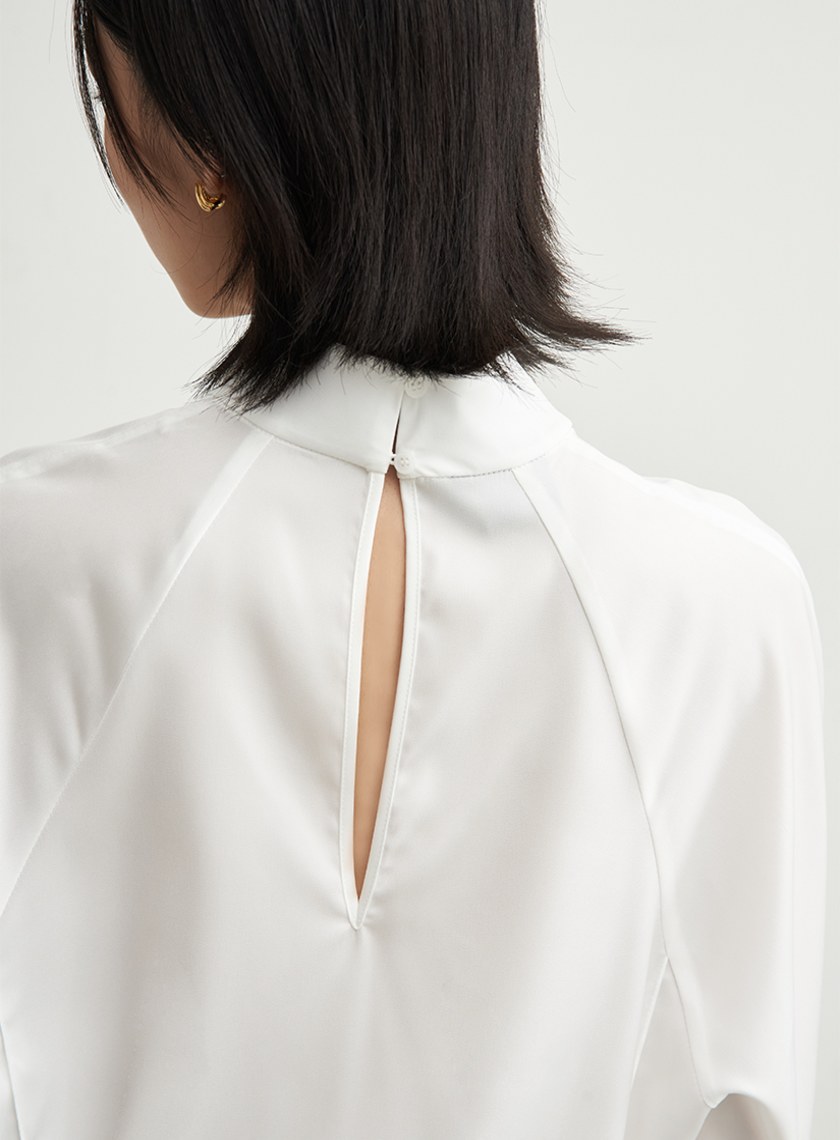 優雅半高領抽皺泡袖襯衫
