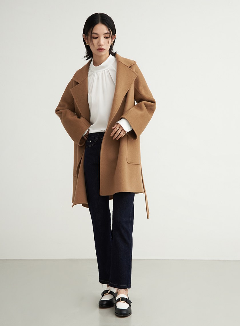 優雅半高領抽皺泡袖襯衫