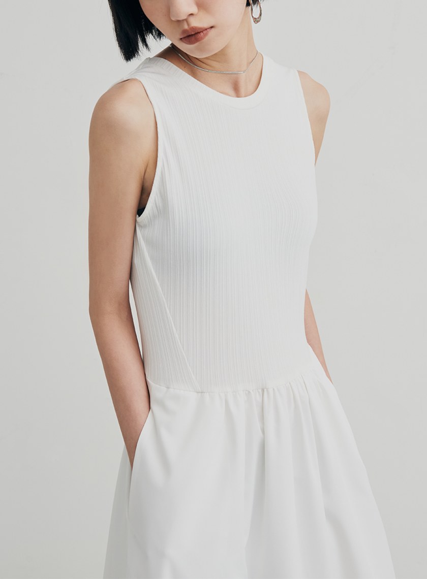 異材質坑條背心洋裝