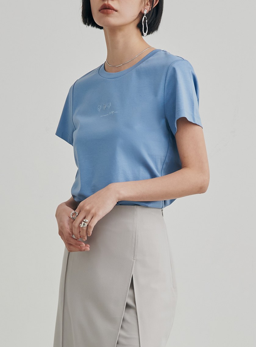 擁抱刺繡印花短袖上衣