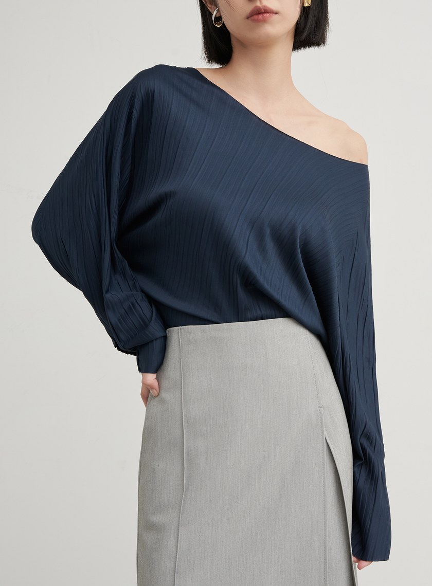 圓領壓褶休閒長袖上衣