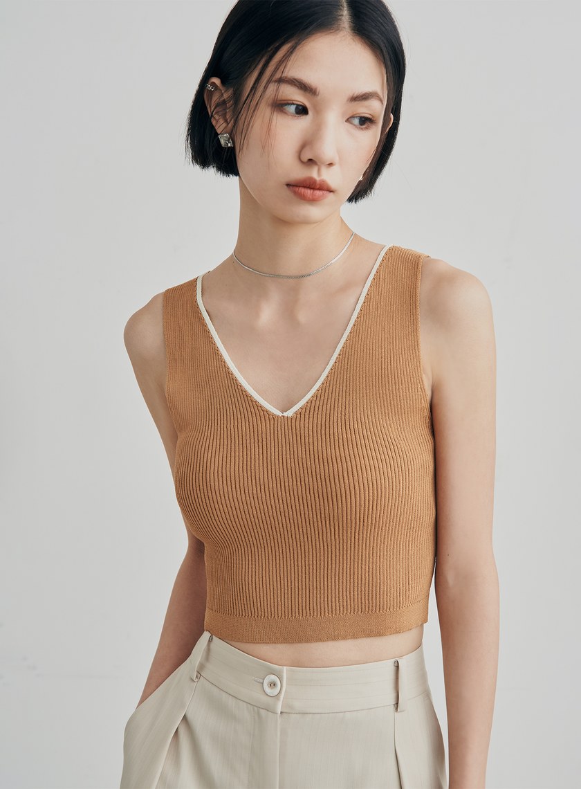 V領針織合身短版背心