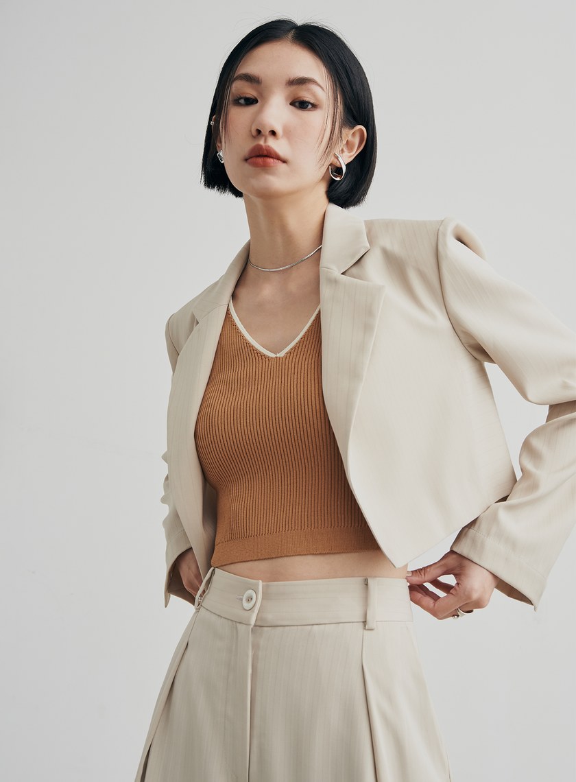 V領針織合身短版背心