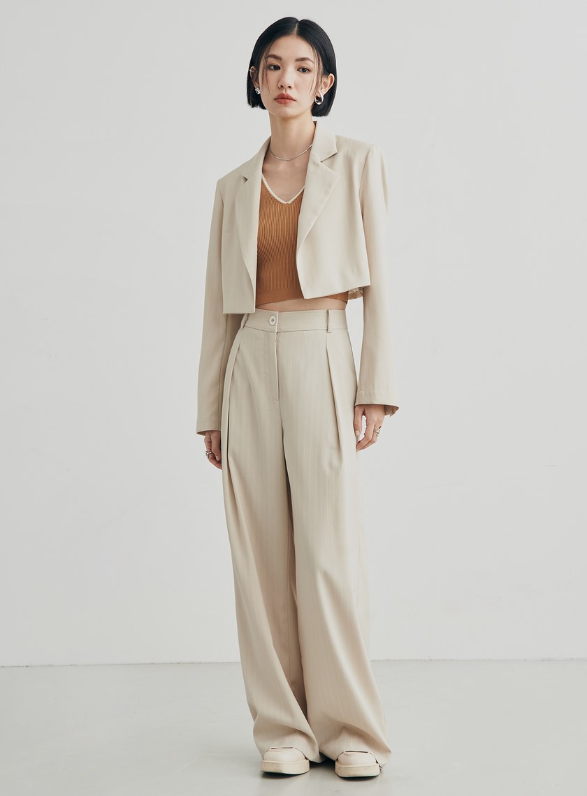 V領針織合身短版背心