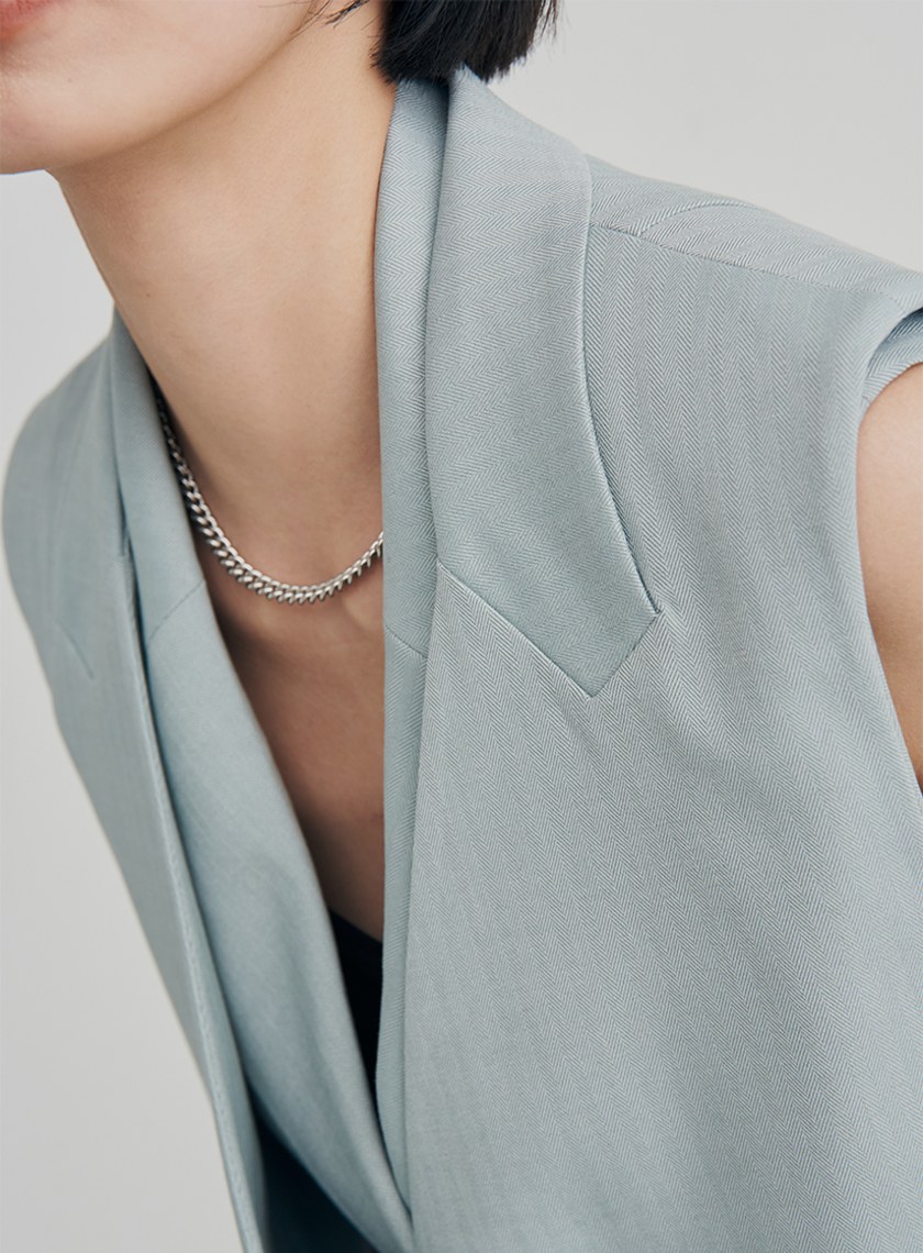 織紋後開衩無領西裝背心