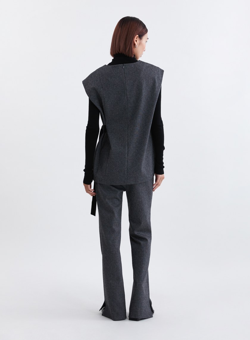 俐落造型腰帶寬肩針織背心