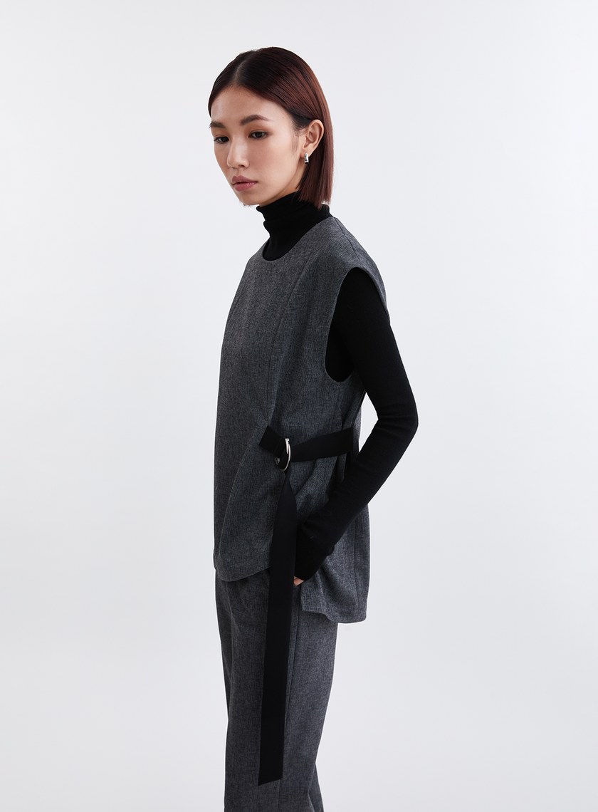 俐落造型腰帶寬肩針織背心