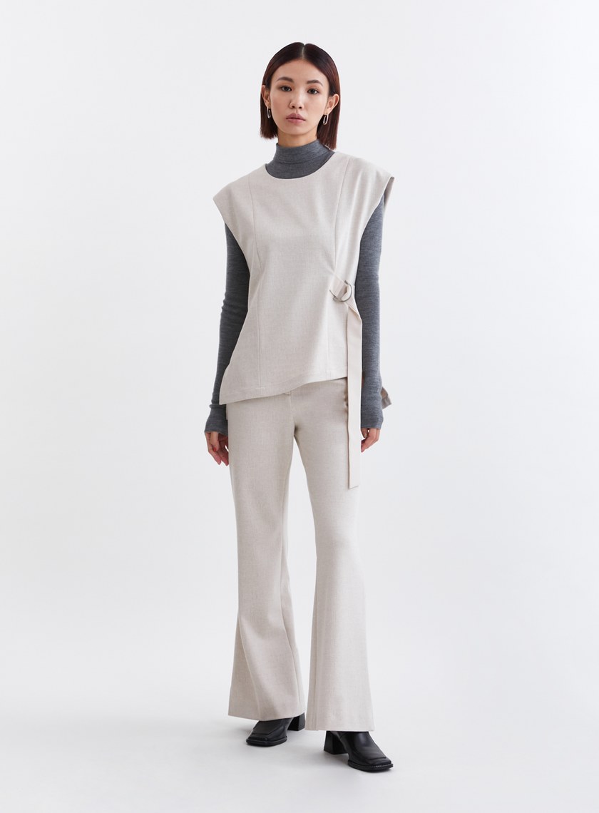 俐落造型腰帶寬肩針織背心