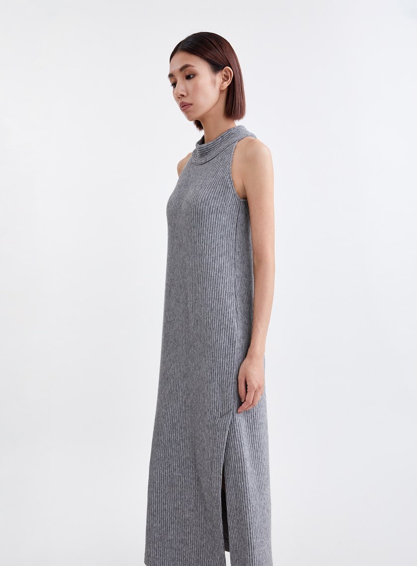 慵懶坑條削肩針織BRA長洋裝