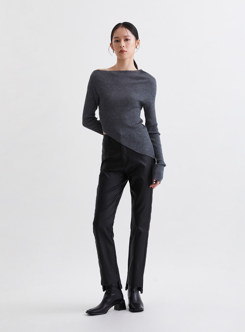 時髦斜切造型柔軟薄針織上衣