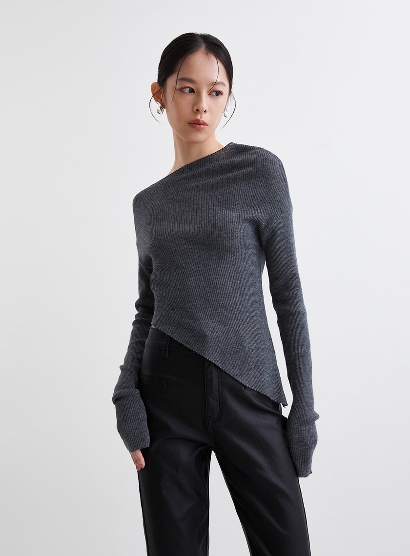 時髦斜切造型柔軟薄針織上衣