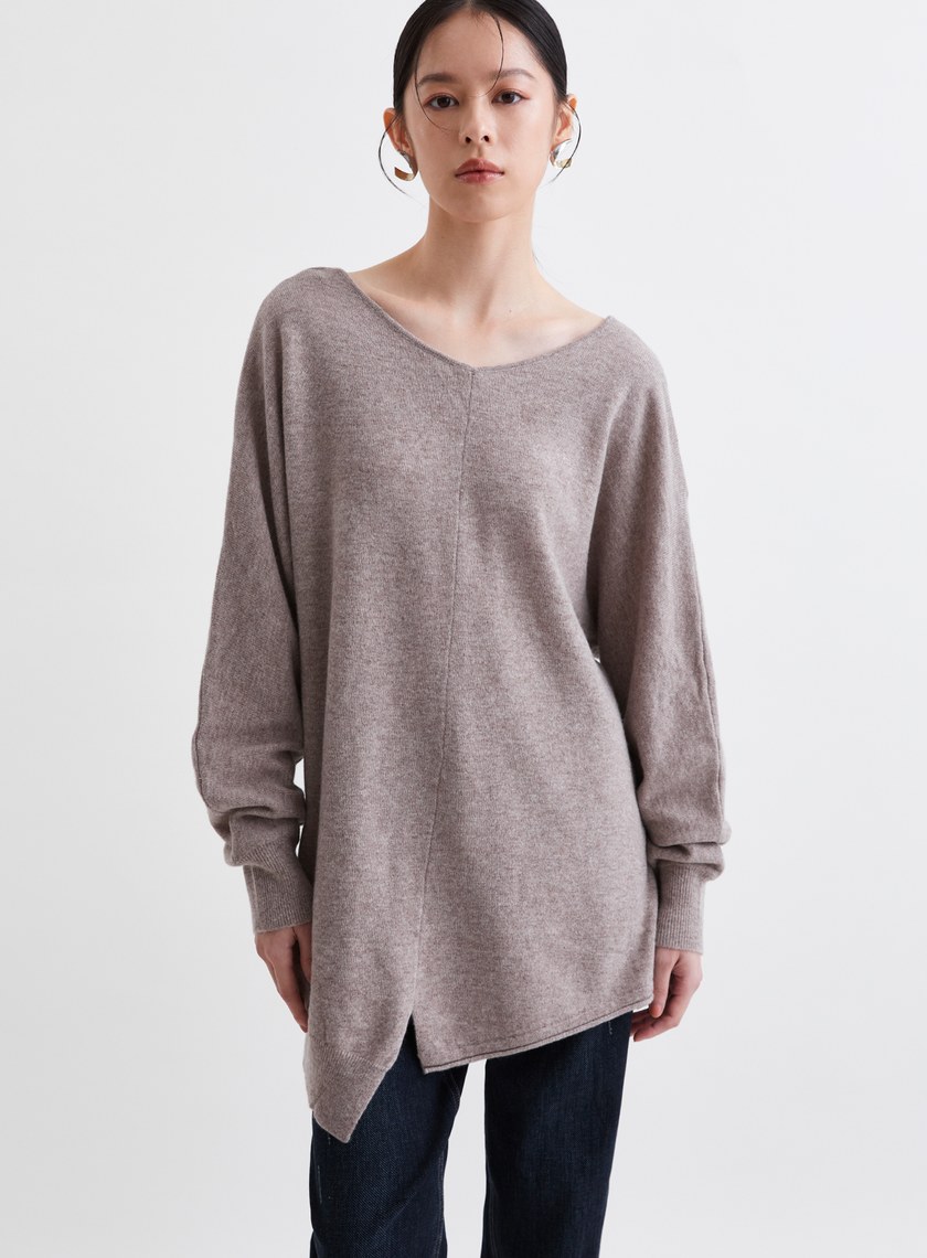 羊毛V領不規則下擺針織上衣