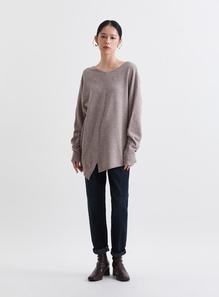 羊毛V領不規則下擺針織上衣