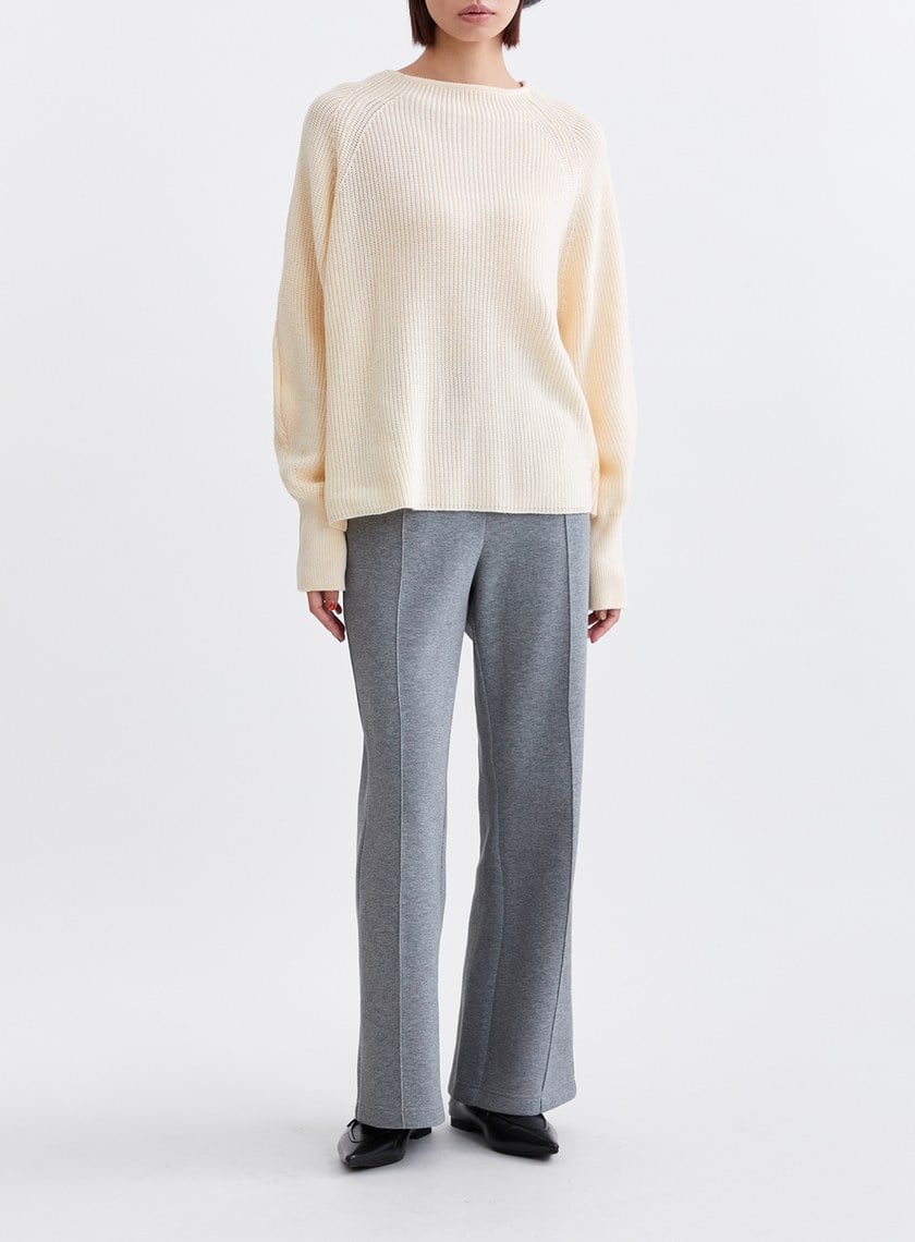 簡約直領寬鬆針織上衣