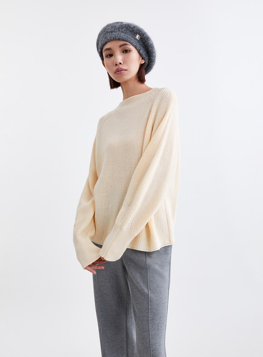 簡約直領寬鬆針織上衣