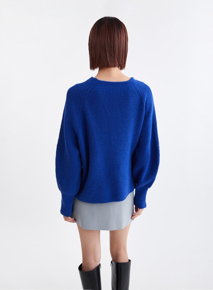 簡約直領寬鬆針織上衣