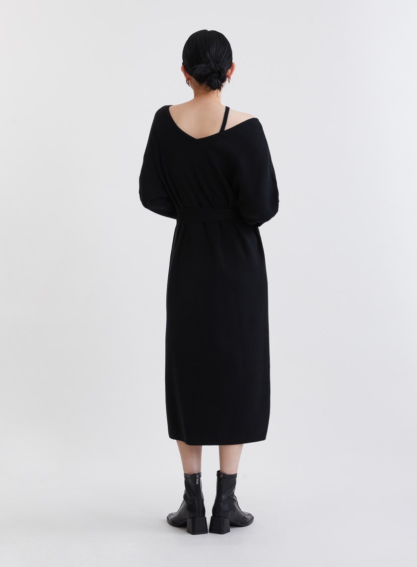 時髦挖肩造型綁帶針織洋裝