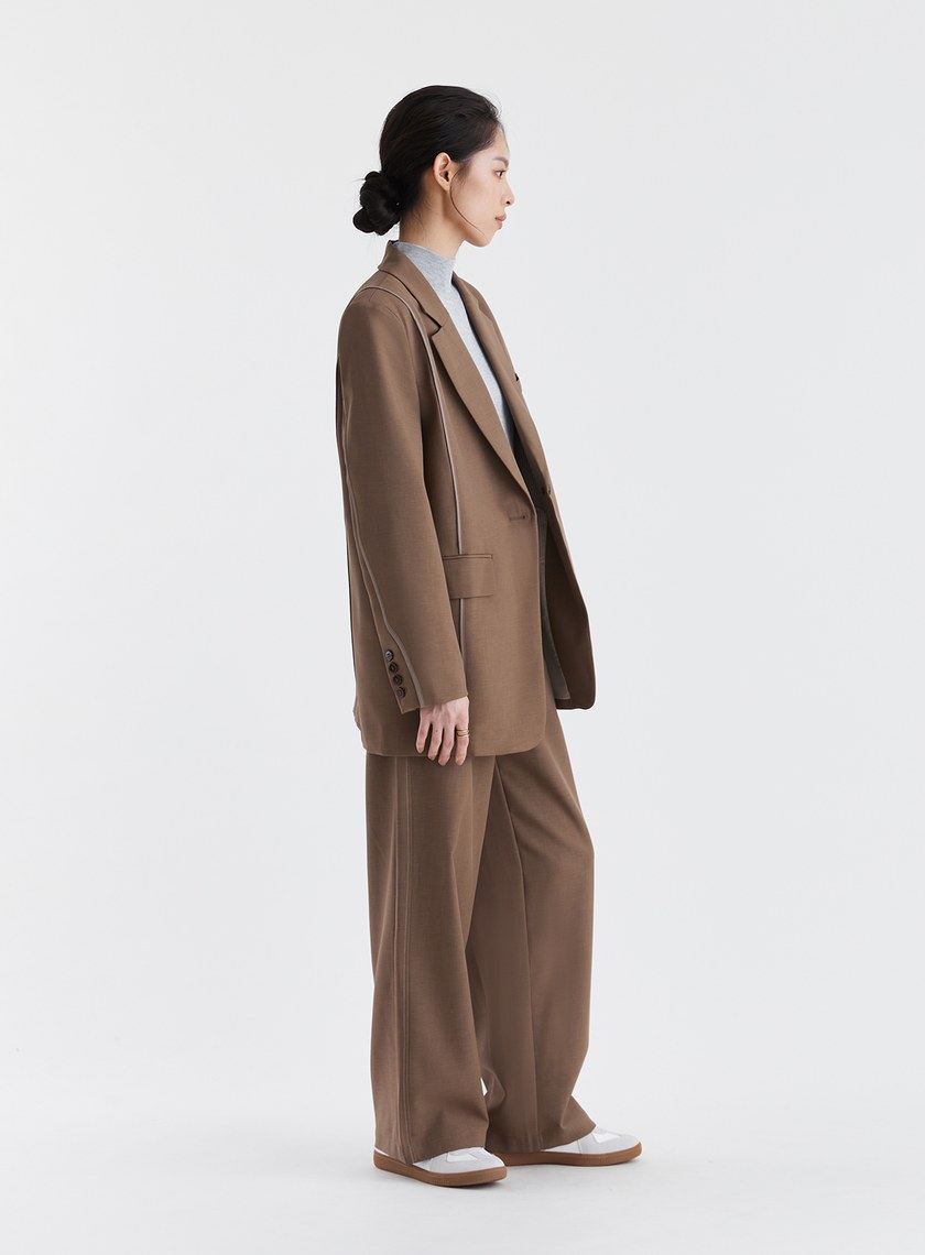 經典斜紋滾邊設計西裝外套