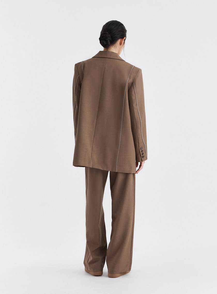 經典斜紋滾邊設計西裝外套