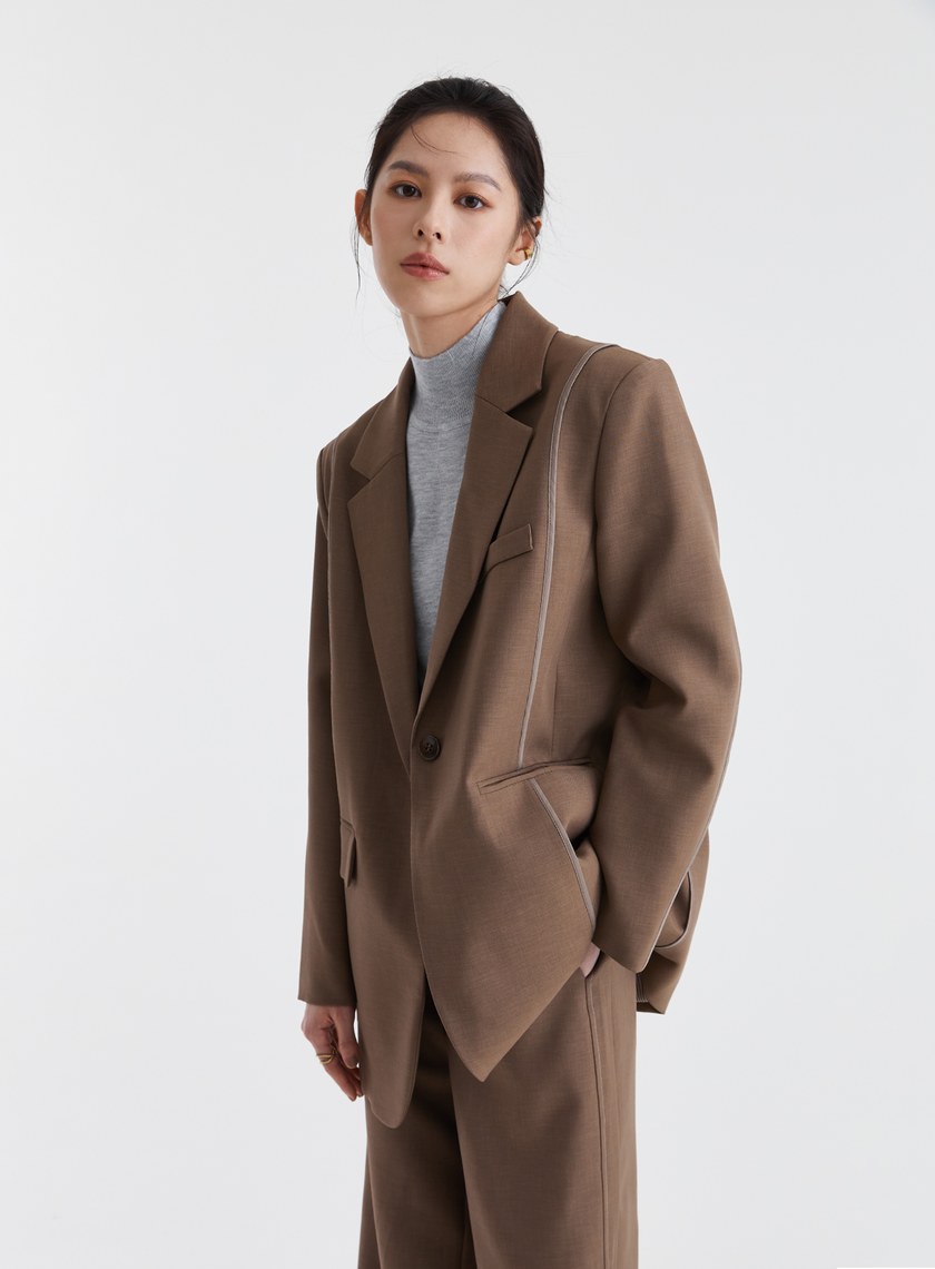 經典斜紋滾邊設計西裝外套