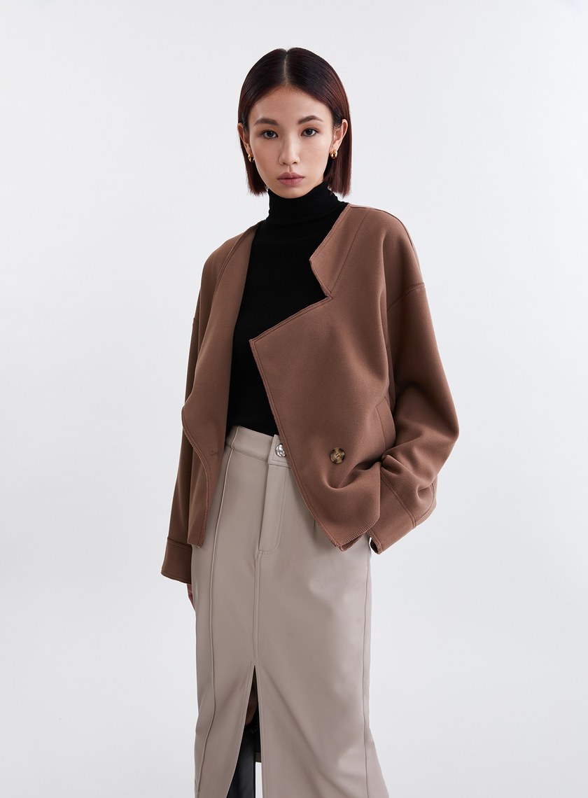 不對稱領型絨面外套