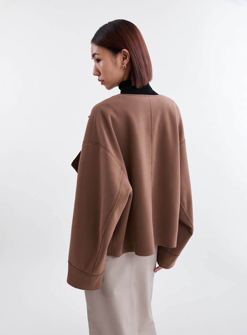 不對稱領型絨面外套