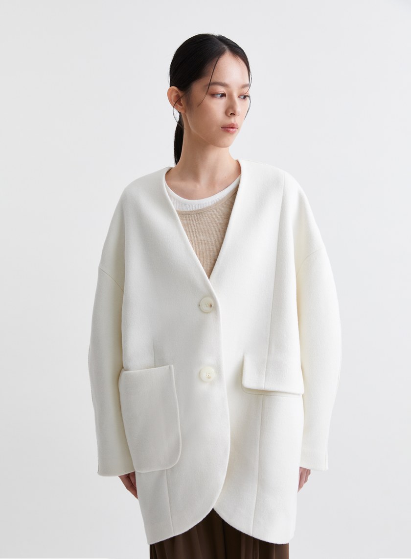 無領繭型廓形毛絨大衣