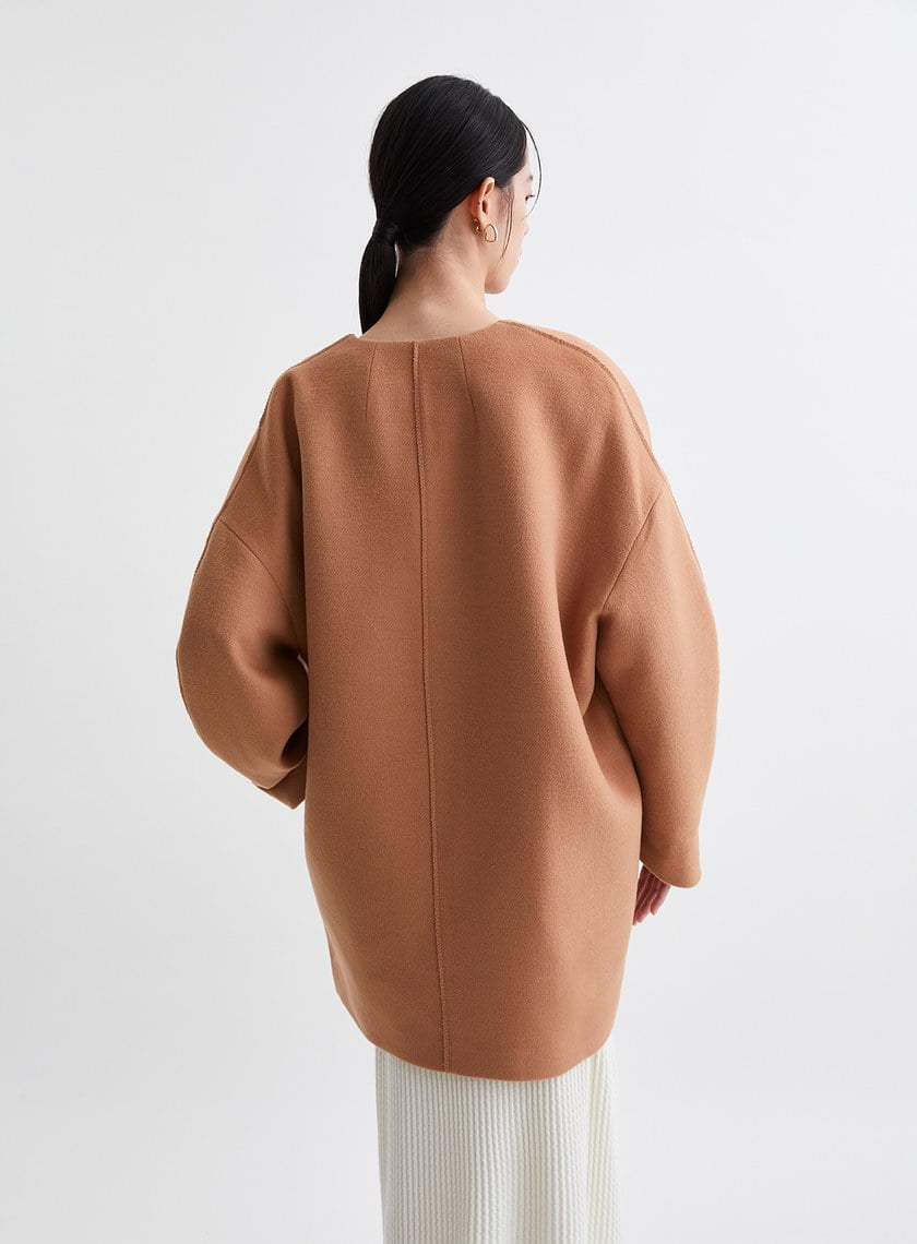 無領繭型廓形毛絨大衣