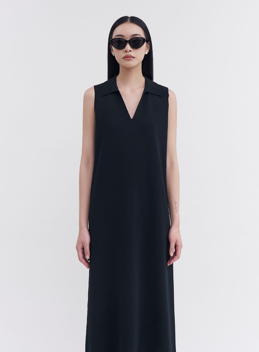 極簡質感 V 領側開衩連身洋裝