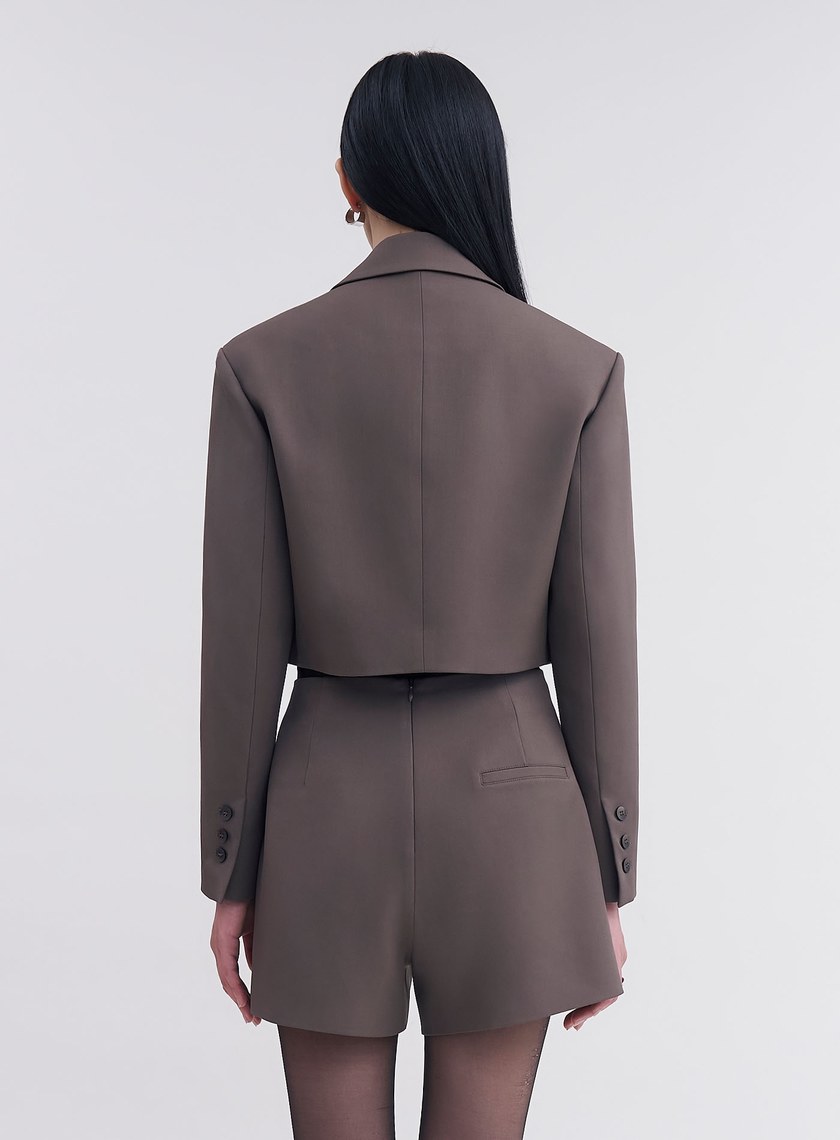 個性寬肩短版西裝外套