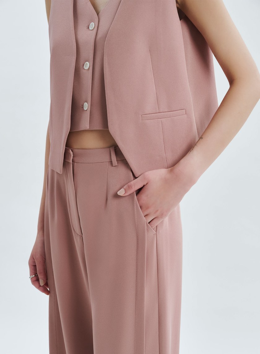 俐落假兩件西裝背心