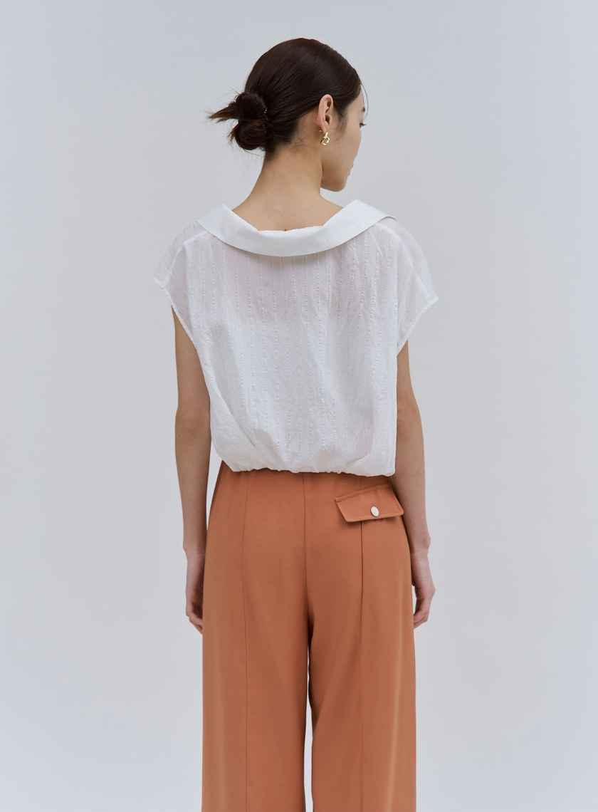 輕透條紋V領短版襯衫